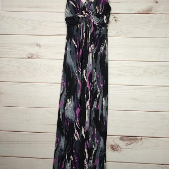 Epilogue M Dress Women’s Maxie halter with single strap in back. - Picture 2 of 6